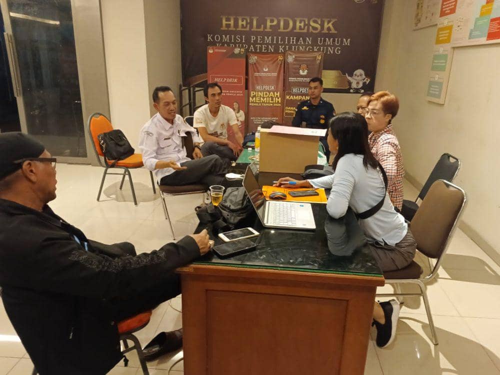 KPU dan Bawaslu Klungkung menunggu pendaftaran calon perorangan di Pilkada Klungkung. (Dok. IDN Times/istimewa)