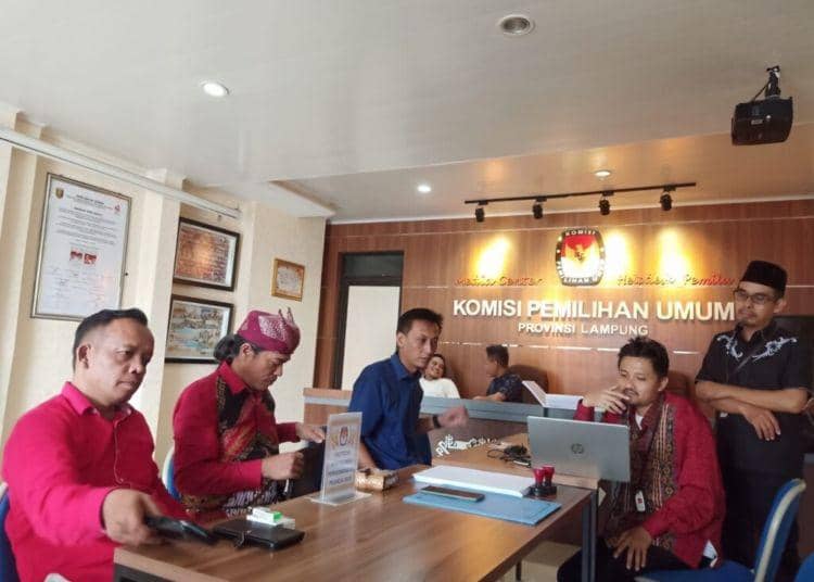 Ahmad Muslimin saat melakukan aktivasi silon Pilkada 20224. (IDN Times/Istimewa).