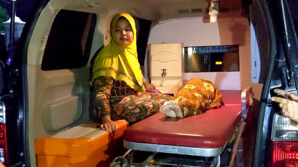 Jenazah korban di dalam ambulan. IDN Times/ istimewa