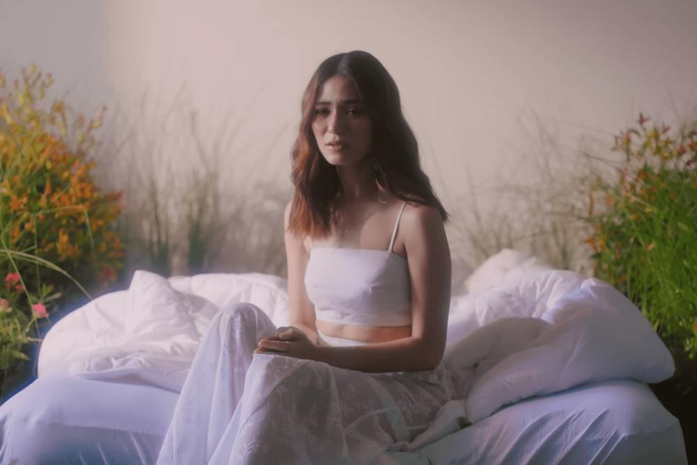 7 Lagu Thailand yang Cocok Didengarkan Saat Sedih