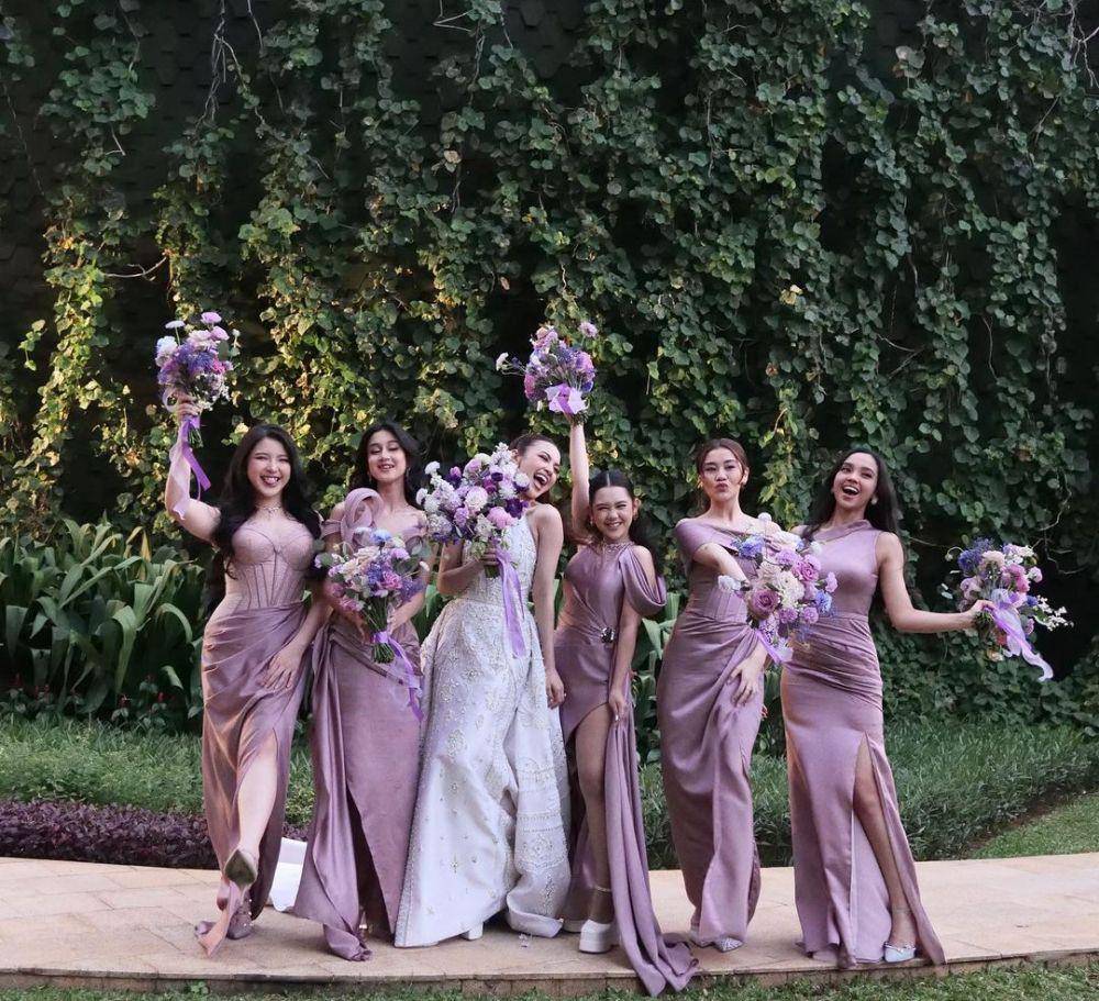 Gaya bridesmaid Mahalini. (instagram.com/zivamagnolya)