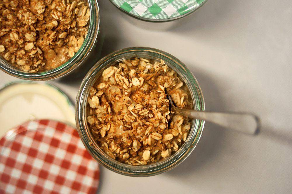 ilustrasi overnight oat dengan gula kelapa (pixabay.com/haaijk)