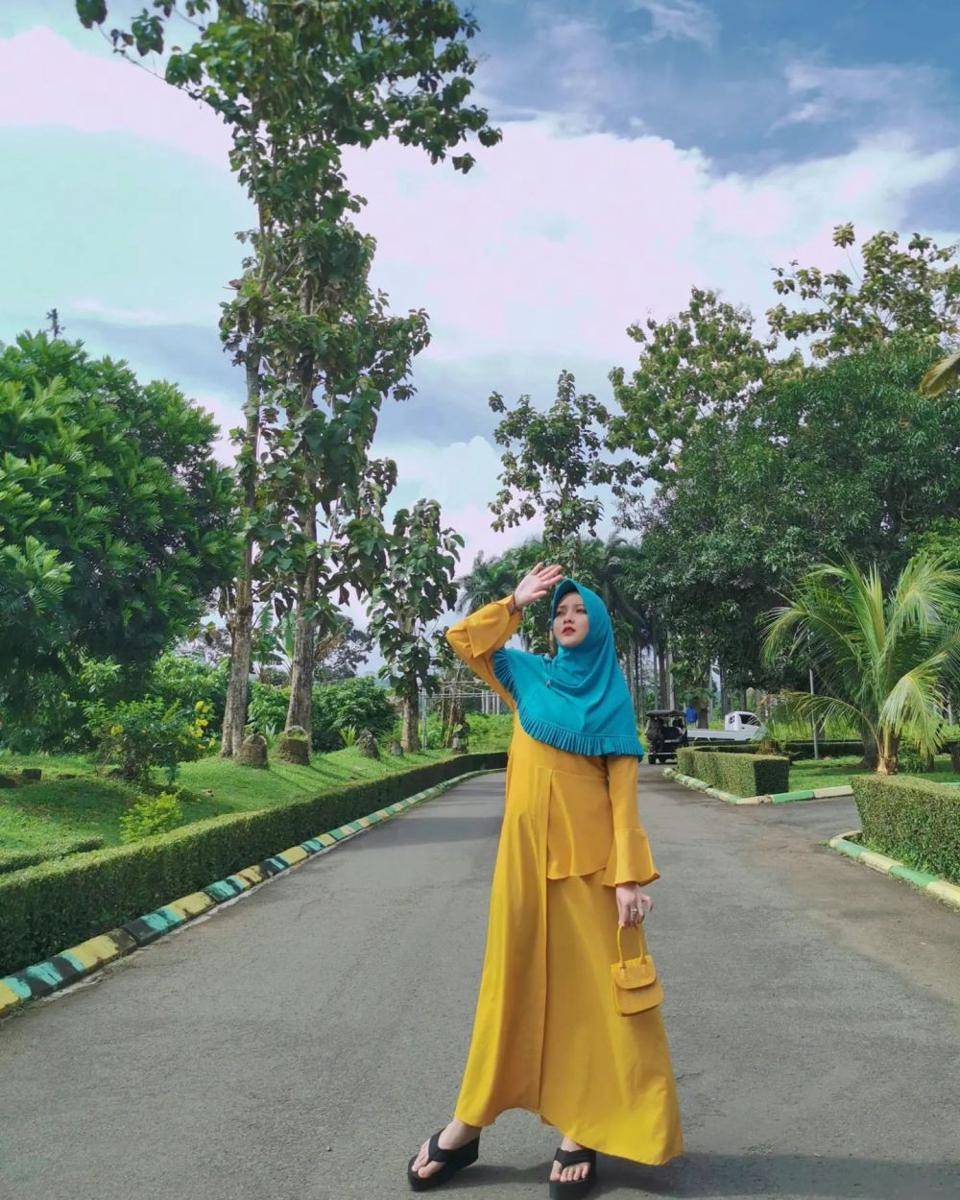 OOTD Suci Winata Istri Ari Sigit (instagram.com/suciwinata21)