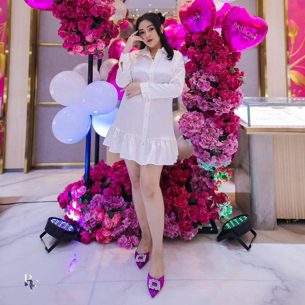 OOTD Suci Winata Istri Ari Sigit (instagram.com/suciwinata21)