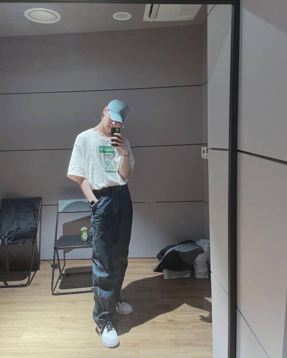 OOTD pakai baseball cap ala I.N Stray Kids (instagram.com/i.2.n.8)