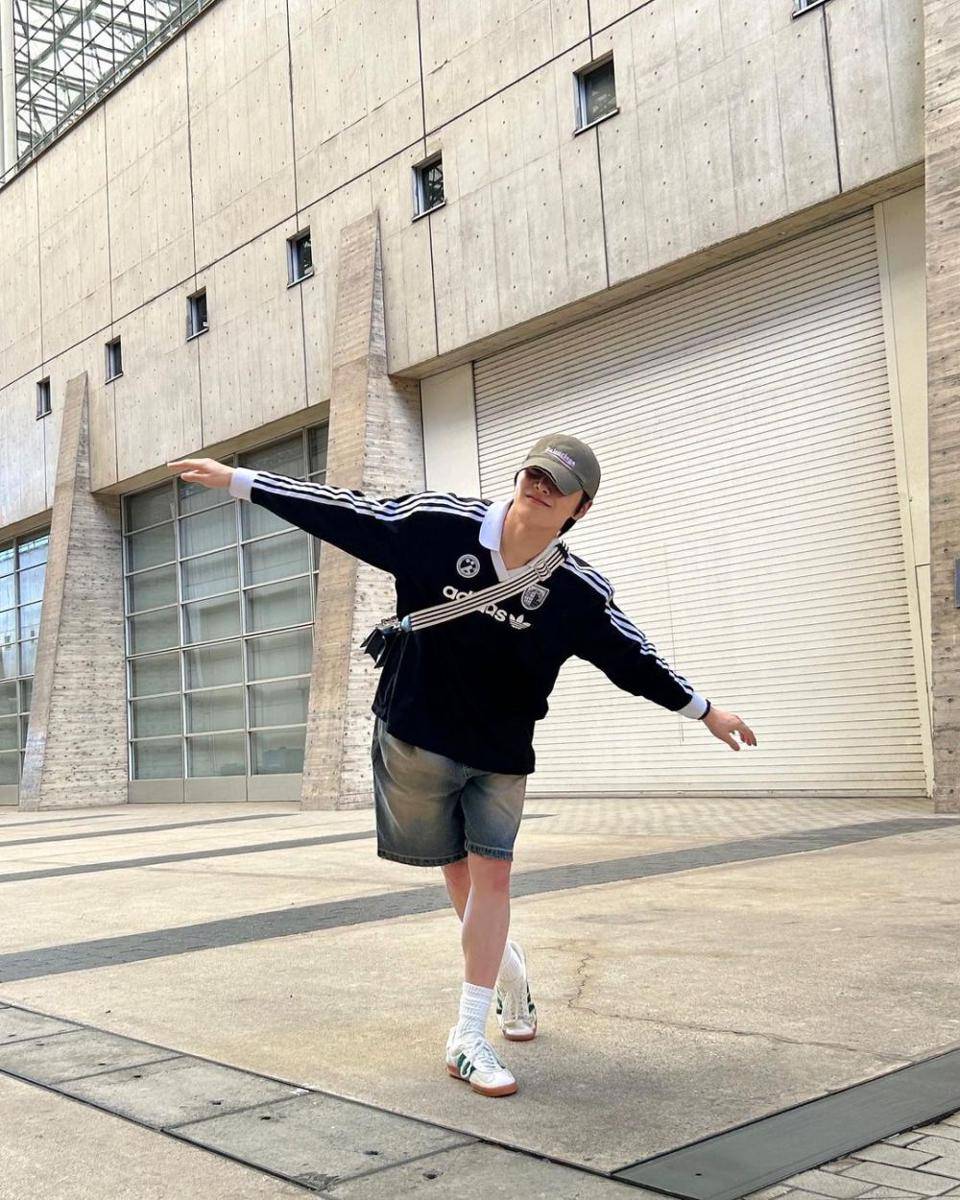 OOTD pakai baseball cap ala I.N Stray Kids (instagram.com/i.2.n.8)