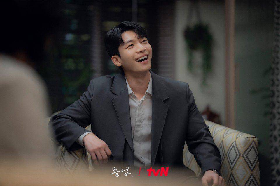 Lee Joon Ho (Wi Ha Joon) di drakor The Midnight Romance in Hagwon (dok. tvN/The Midnight Romance in Hagwon)