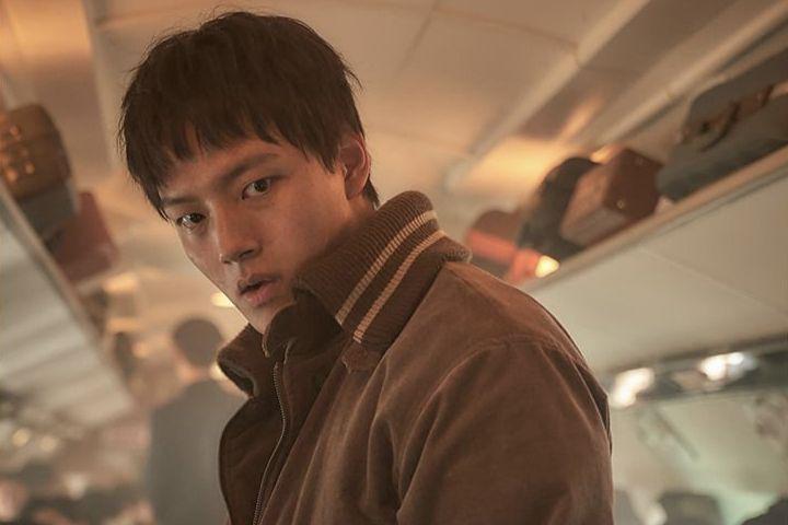 7 Fakta Peran Yeo Jin Goo di Film Hijacking, Bawa Petaka dalam Pesawat