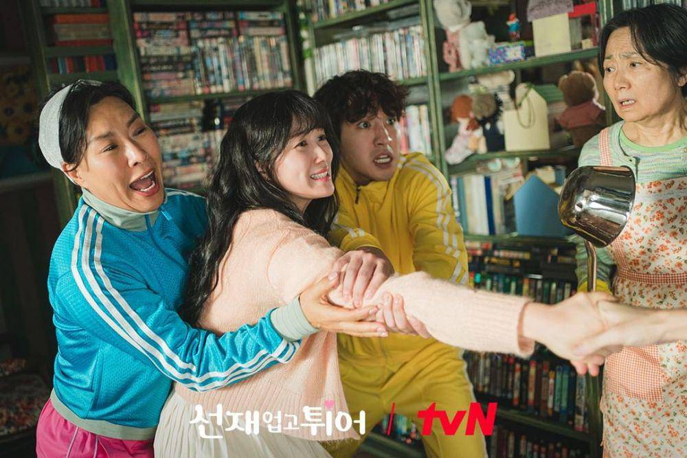 still cut drakor Lovely Runner (Instagram.com/tvn_drama)