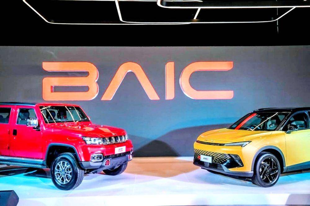 BAIC BJ40 Plus dan BAIC X55-II. (Instagram/jhlgroup)