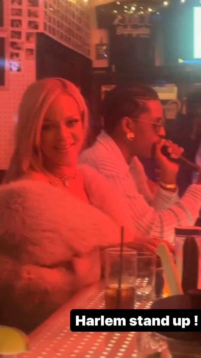 Rihanna dan A$AP Rocky di karaoke after party (Twitter.com/ririnavybih)