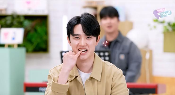 D.O EXO Ungkap Sisi Berbedanya di IU's Palette, Lakukan Pose Lucu!