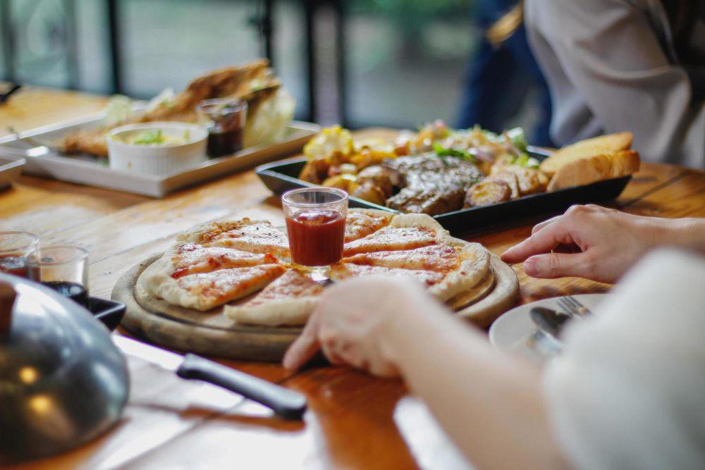 5 Tips Menghemat Biaya saat Membeli Makanan di Luar