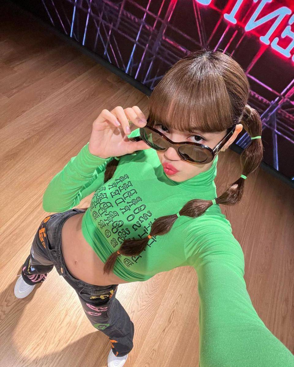 style Y2K ala Lisa BLACKPINK (instagram.com/lalalalisa_m)