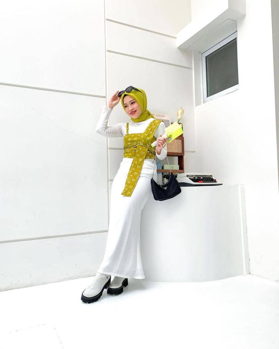 ide outfit hijab buat nonton konser KPop (instagram.com/gebysrikandii)