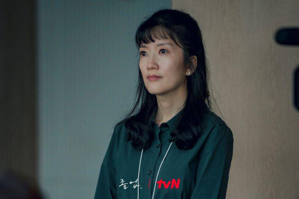 still cut drama The Midnight Romance in Hagwon (instagram.com/tvn_drama)
