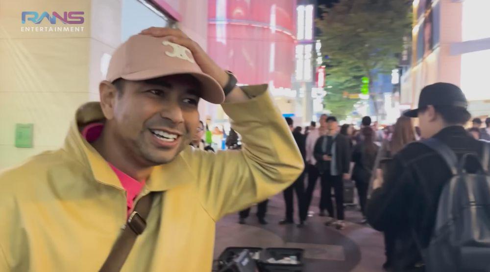 7 Potret Raffi Ahmad Ngamen di Pinggir Jalan Korea, Dikerubungi!