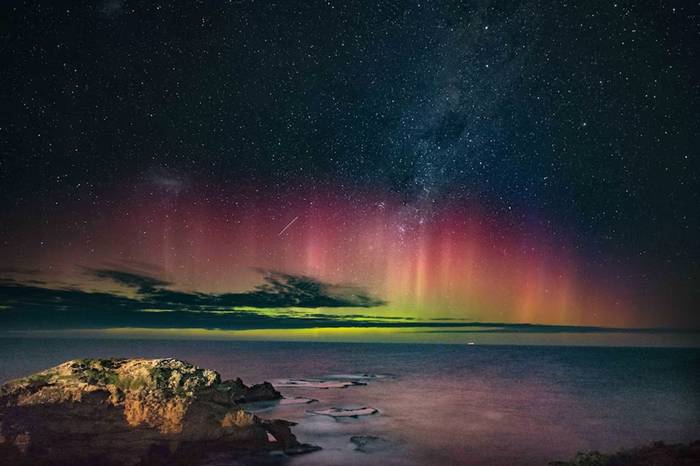 Ilustrasi Aurora Australis (abc.net.au)