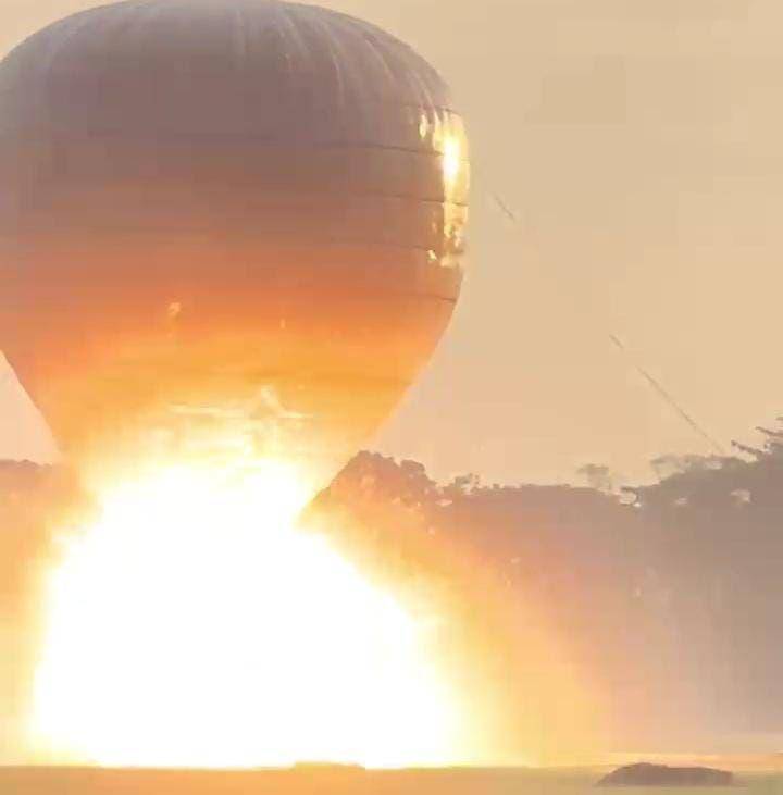 Detik-detik balon udara meledak di area persawahan Desa Muneng Kecamatan Balong Ponorogo. IDN Times/ Istimewa