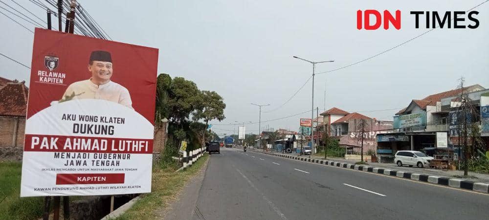 Baliho Kapolda Jateng Ahmad Lutfi dukungan Jateng 1 di Delanggu. (IDN Times/Larasati