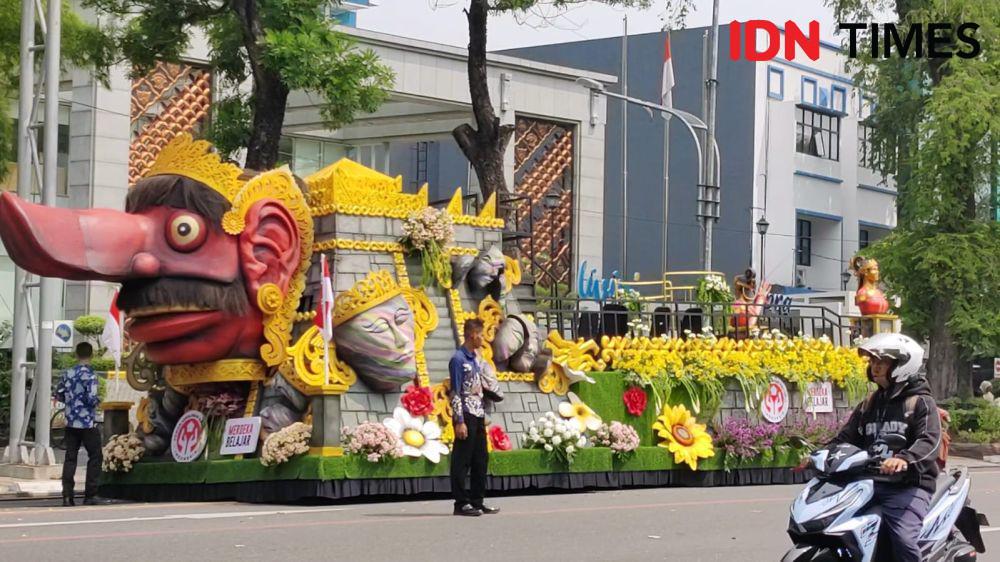 Ibu Iriana Ikut Parade Kriya dan Budaya Dekranas di Solo