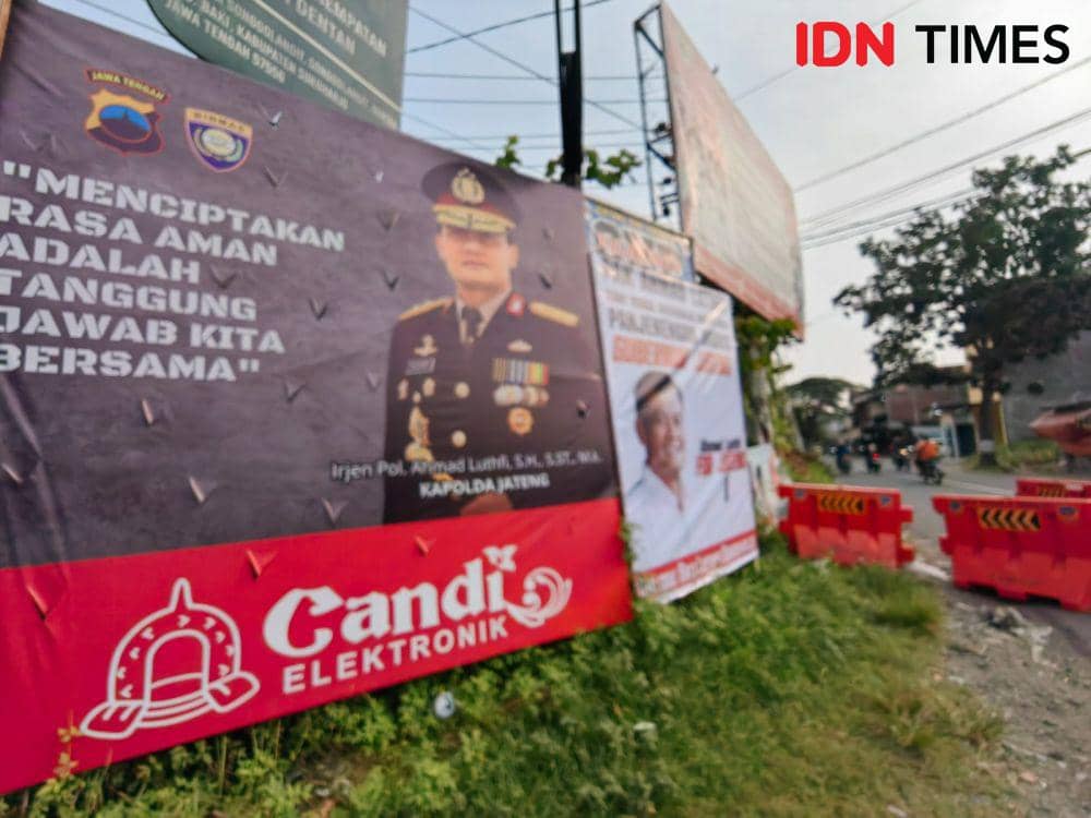 Baliho Kapolda Jateng Ahmad Lutfi dukungan Jateng 1 di Baki. (IDN Times/Larasati