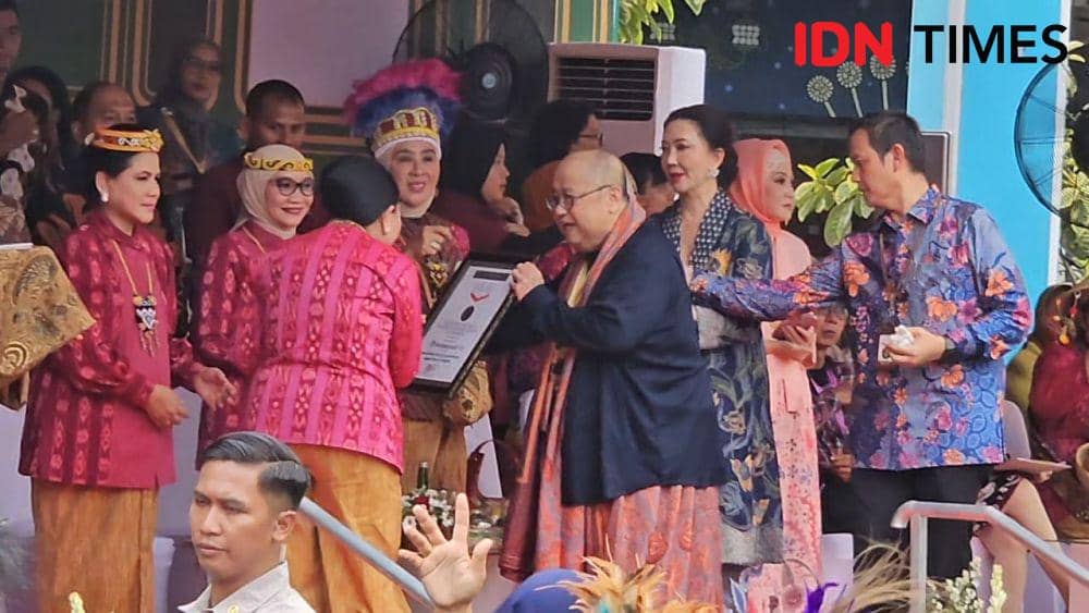 Parade Kriya & Budaya dalam rangka HUT Dekranas ke 44 di Kota Solo. (IDN Times/Larasati Rey)