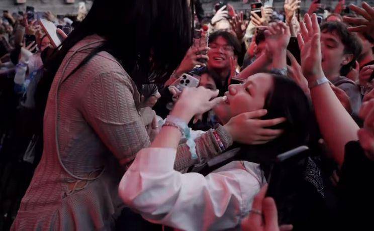 potret BIBI berikan fan service di HITC New York 2024 (instagram.com/hitcfestival)