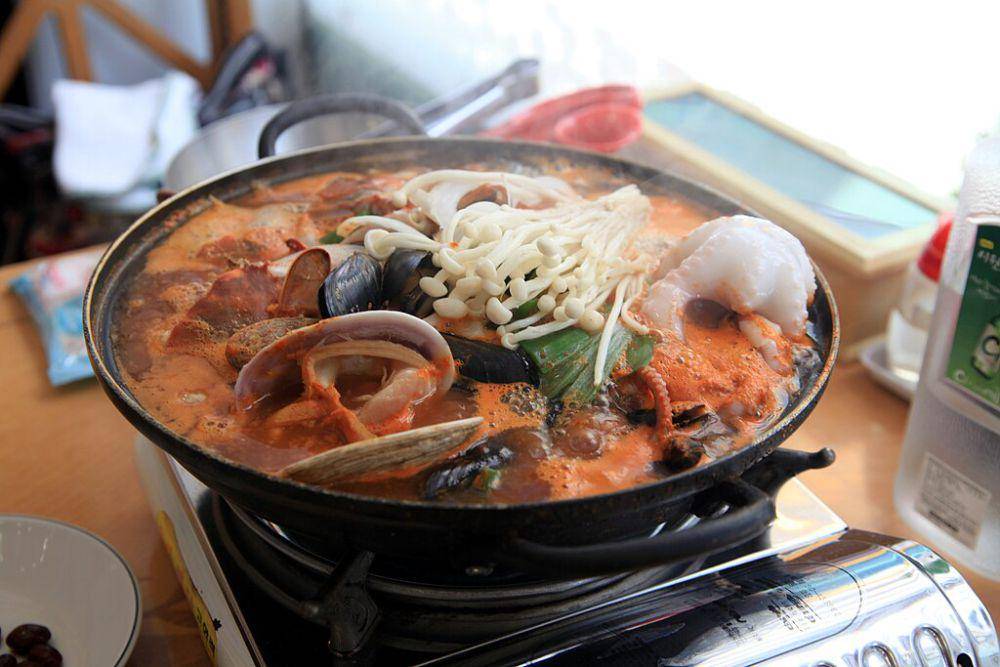 ilustrasi olahan seafood khas Korea (commons.wikimedia.org/Beinuo)