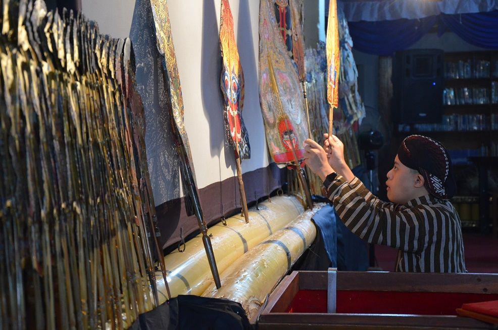 Cerita Rafa Dalang Down Syndrome Tampil di Festival Dalang Cilik UNY