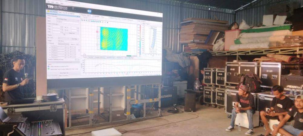Pelatihan audio visual oleh Kairos Multi Jaya (KMJ) di Flazh Production. (Dok. Istimewa)
