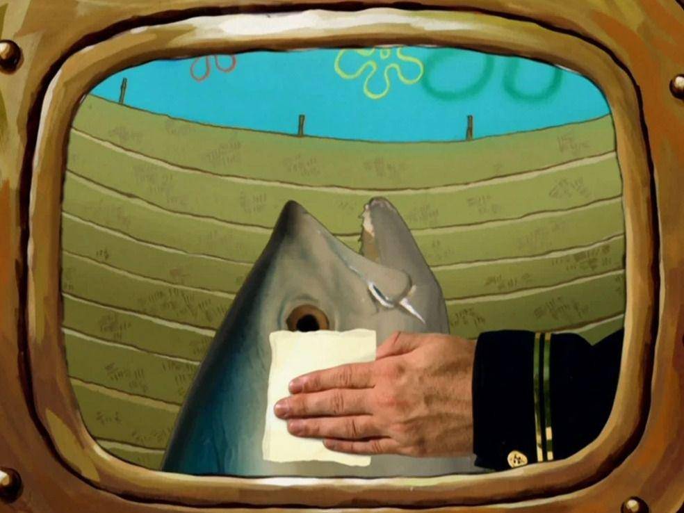 Fakta Realistic Fish Head di Spongebob - Peran Realistic Fish Head adalah pembaca berita