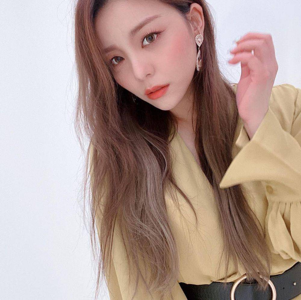 makeup natural ala Ailee (instagram.com/aileeonline)