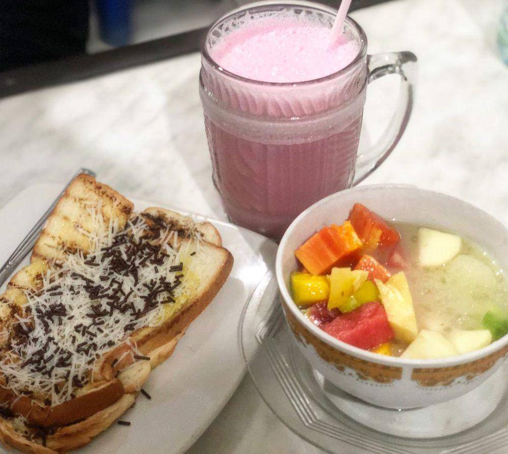 Beberapa menu yang ada di Jumbo Juice, Pucang, Surabaya. Instagram/afterworking