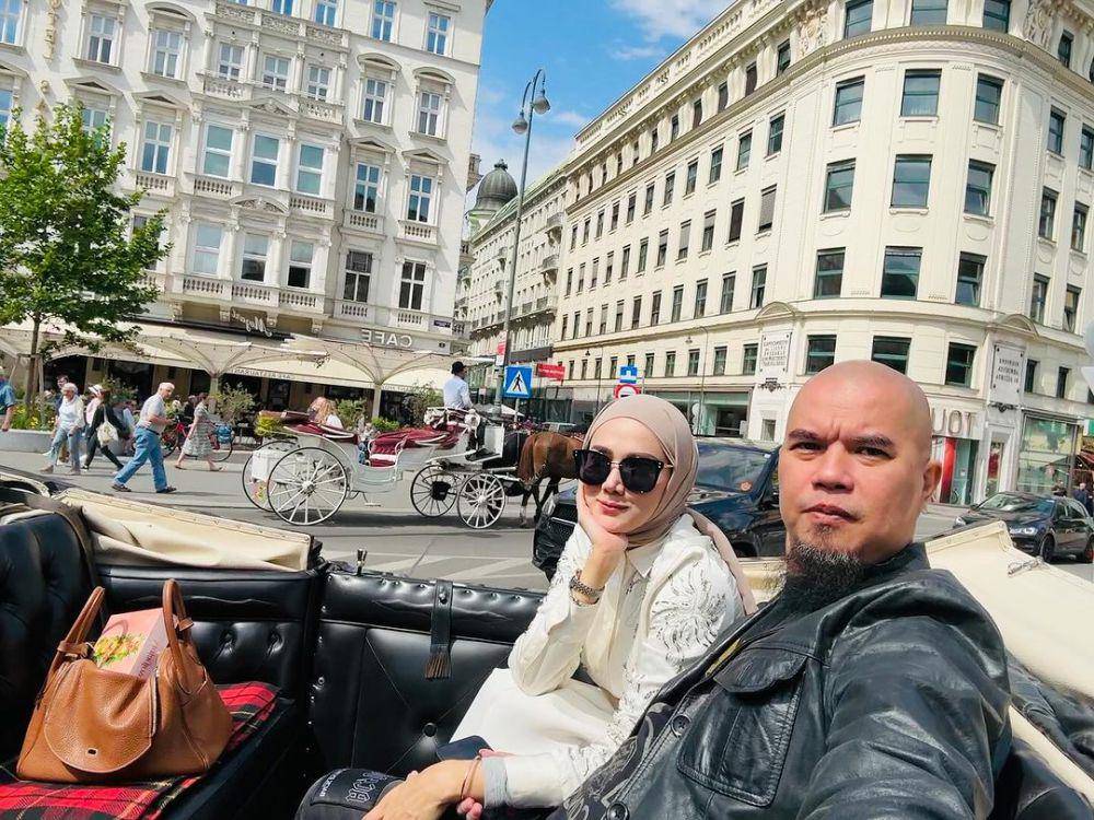 potret Ahmad Dhani dan Mulan Jameela di Slovakia dan Austria (instagram.com/mulanjameela1)