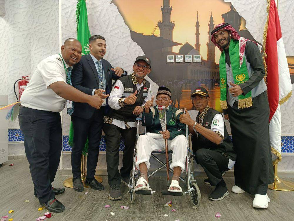 Mbah Hardjo saat tiba di Madinah, Kamis (16/52024). Dokumentasi Media Center Haji