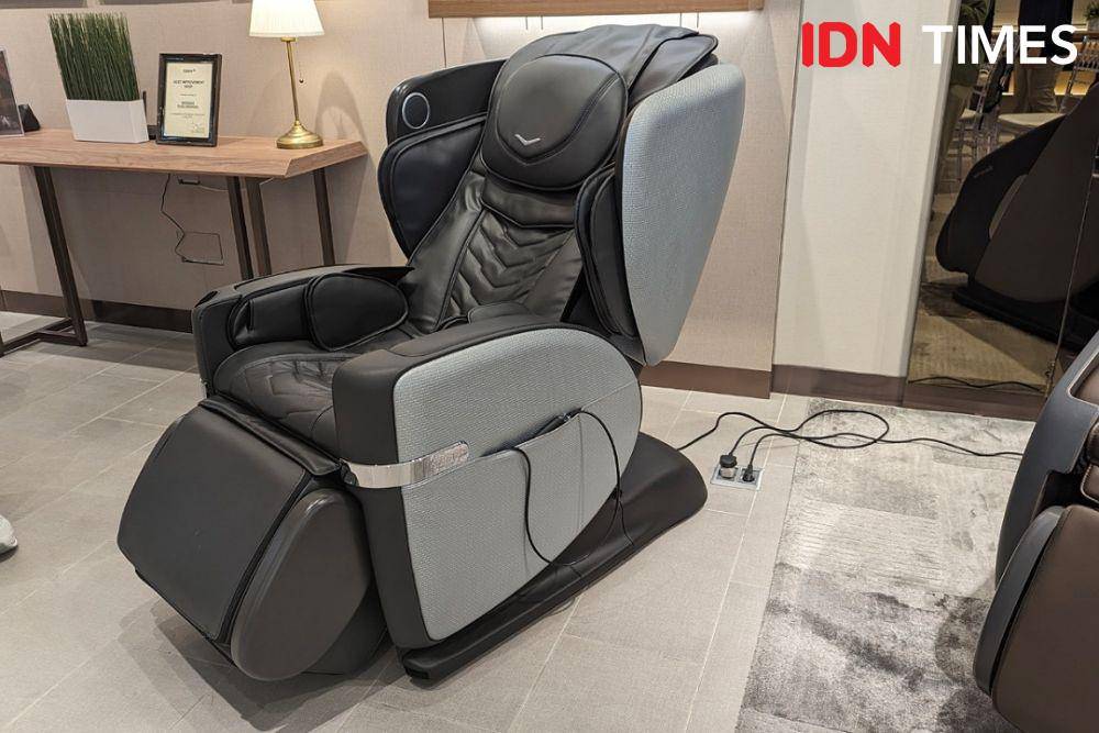 OSIM rilis Heavenly Massage Chairs Series, yakni uDeluxe Max dan uDivine V2 di Jakarta, pada Kamis (16/05/2024) (IDN Times/Misrohatun)
