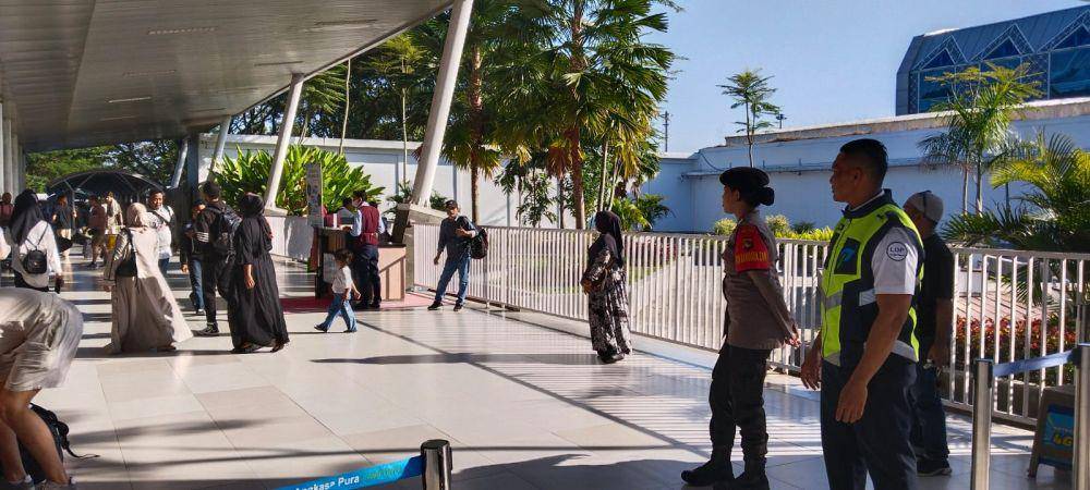 Polres Lombok Tengah memperketat pengamanan di Bandara Internasional Zainuddin Abdul Madjid Lombok jelang gelaran WWF di Bali. (dok. Istimewa)