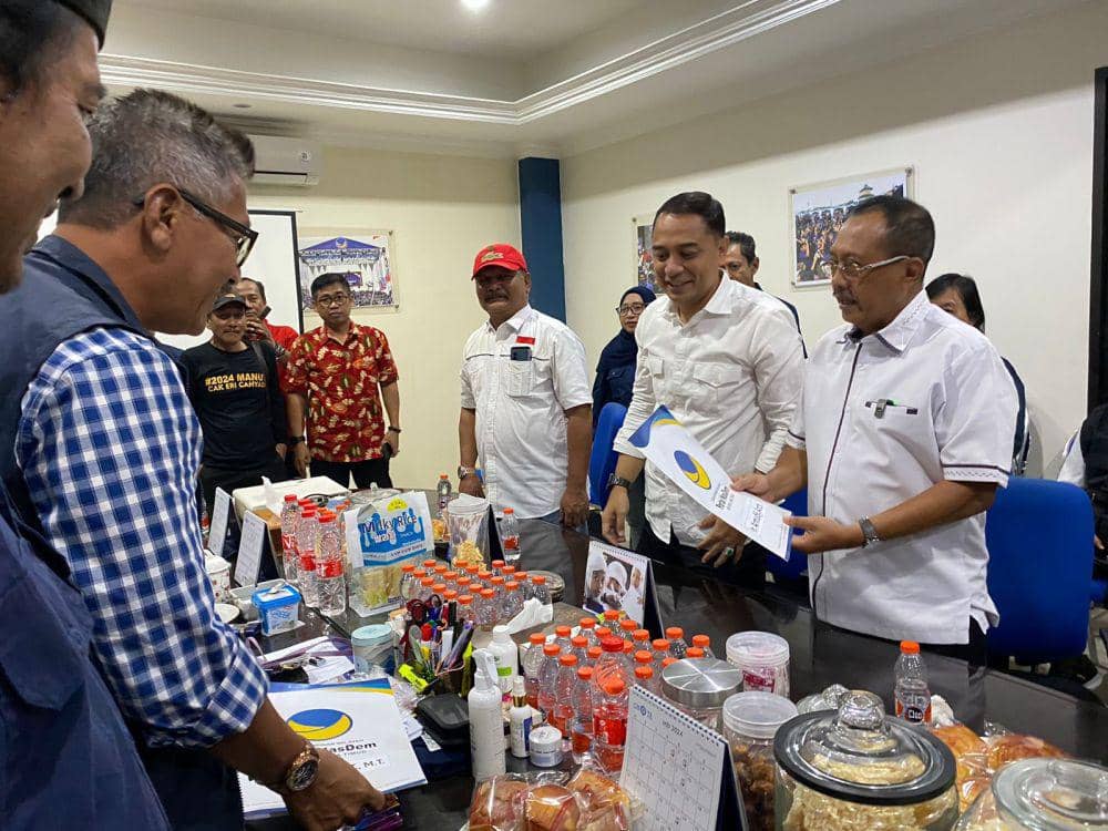 Eri - Armuji saat daftar Bacawali - Bacawawali Surabaya di Nasdem Jatim. Dok. Istimewa.