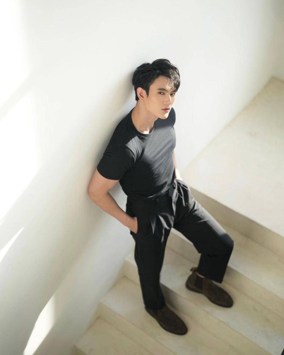 outfit kasual ala Pavel Naret (instagram.com/pavelphoom)