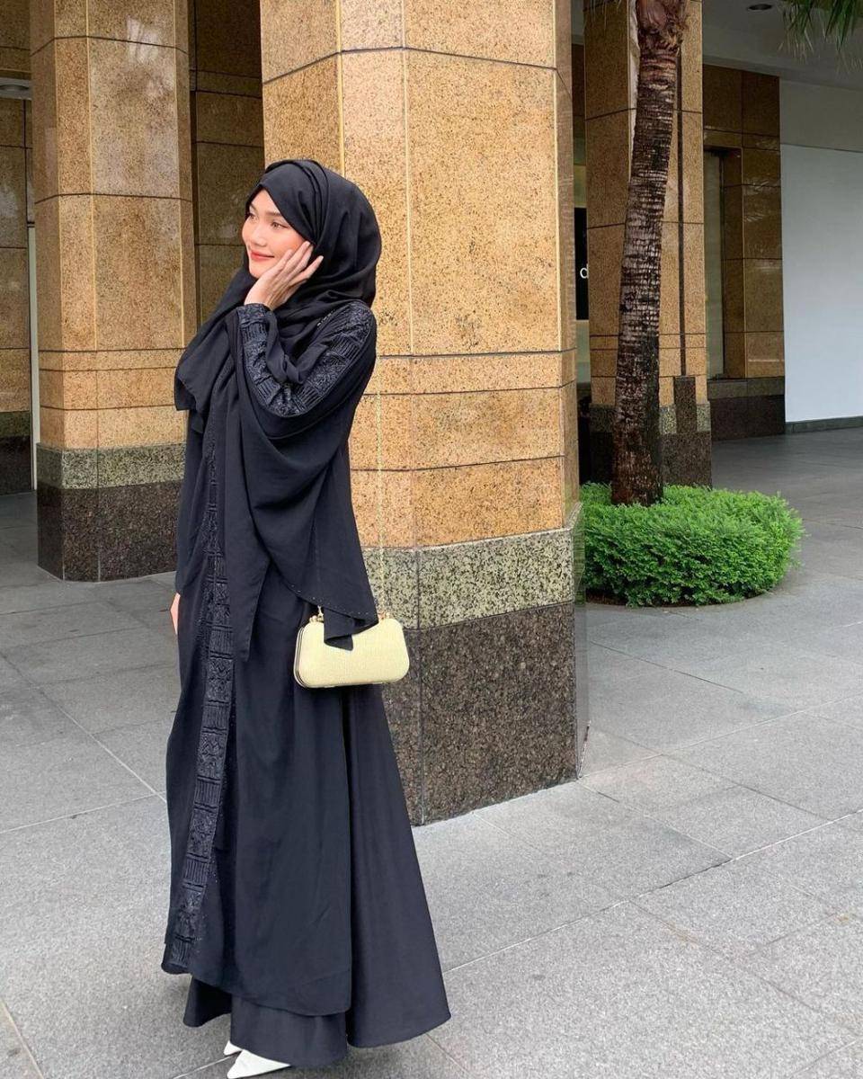 inspirasi OOTD ala Dian (instagram.com/diannn.d)