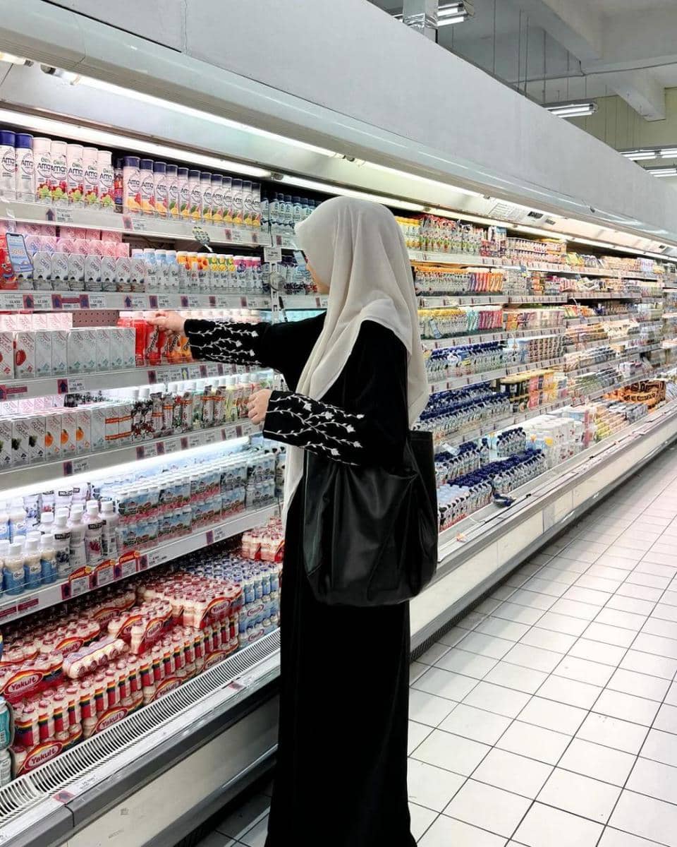 inspirasi OOTD ala Nyimas Juniar (instagram.com/njpda)