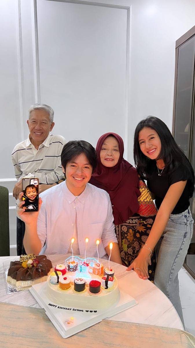 potret ulang tahun Angga Yunanda (instagram.com/sheninacinnamon)