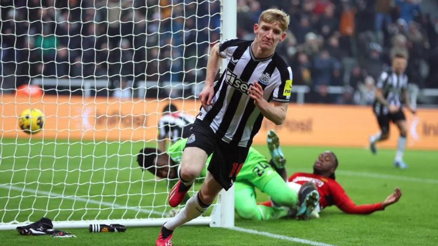 4 Pemain Newcastle yang Bobol Gawang MU 2 Kali dalam Semusim
