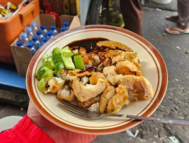 5 Rekomendasi Batagor Kaki Lima di Kota Bandung, Raos Pisan!