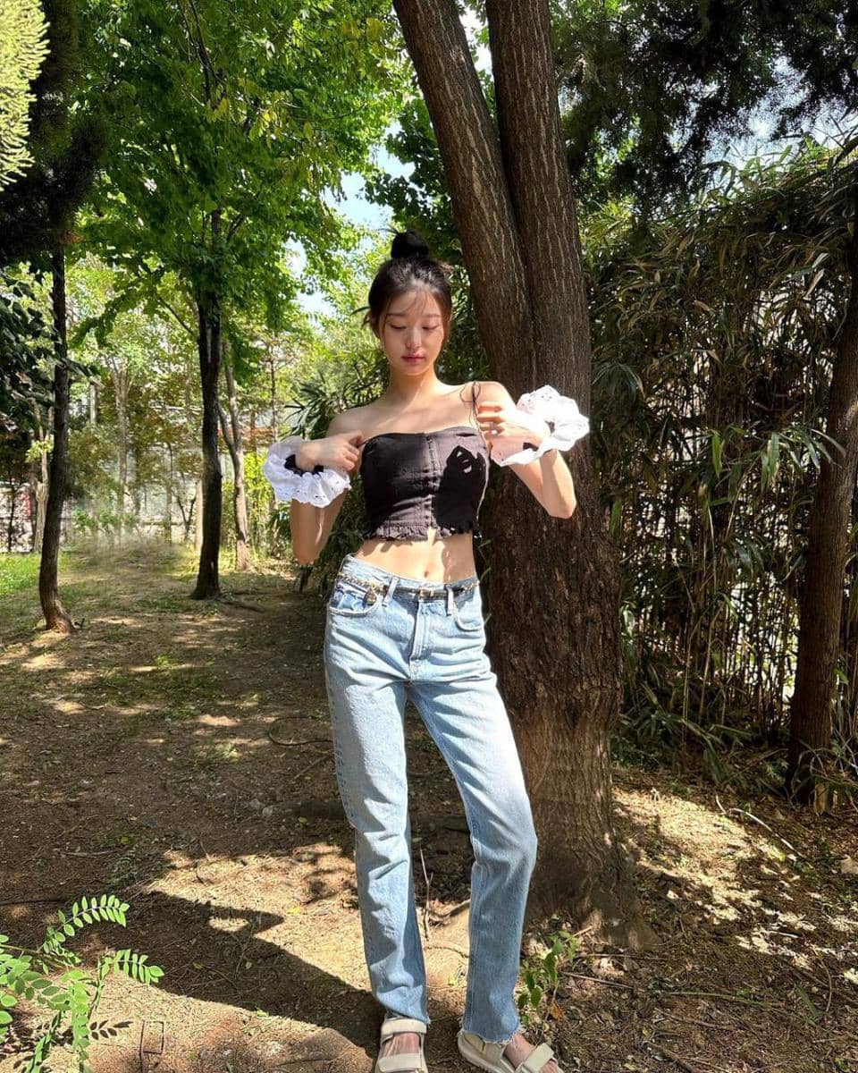 referensi daily outfit ala Wonyoung IVE (instagram.com/for_everyoung10)