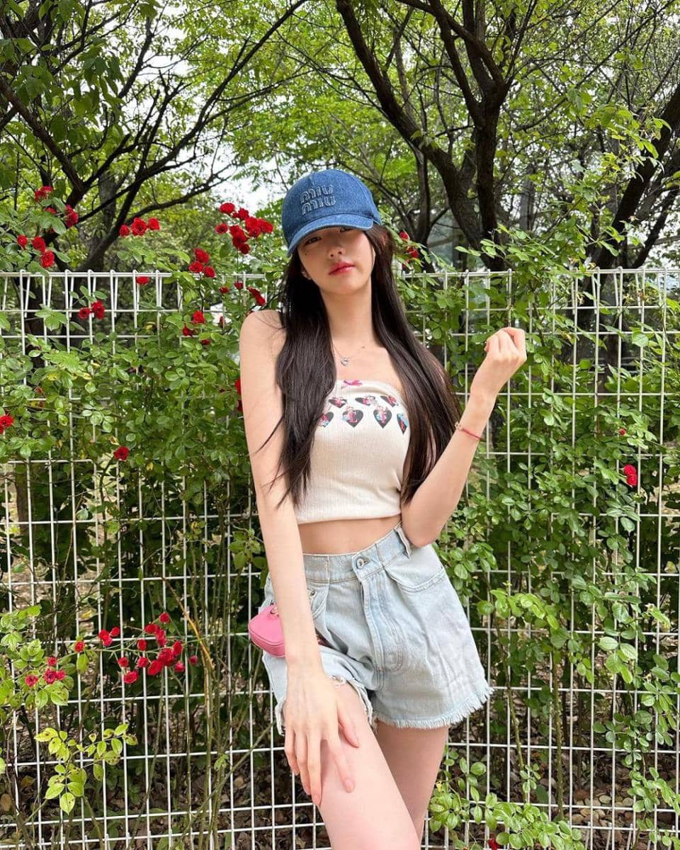 referensi daily outfit ala Wonyoung IVE (instagram.com/for_everyoung10)