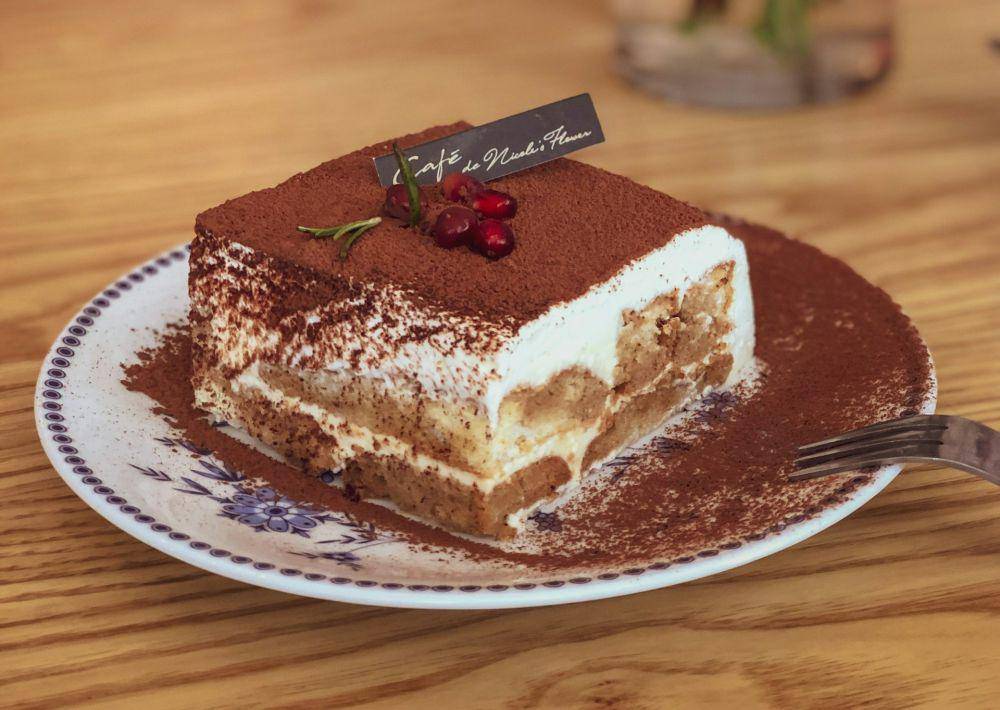 tiramisu (unsplash.com/Marianna OLE)