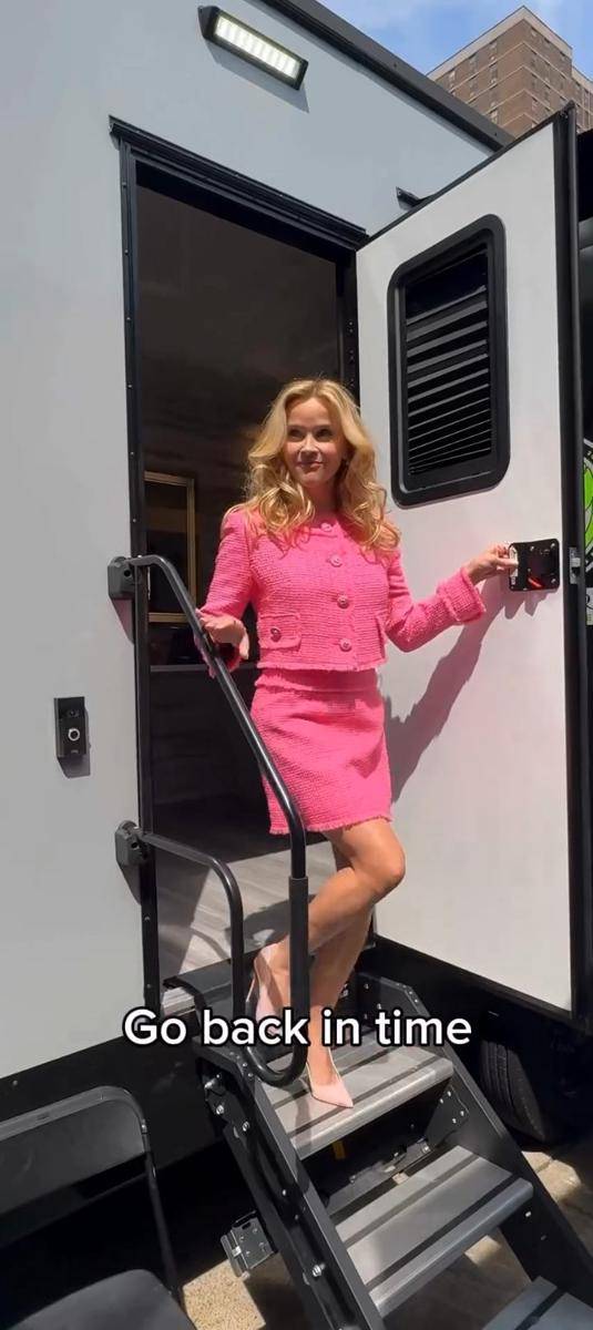 momen Reese Witherspoon umumkan prekuel Legally Blonde (instagram.com/reesewitherspoon)