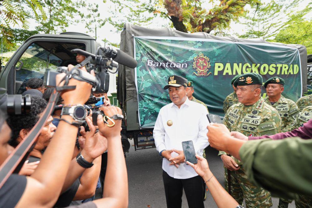 10 Truk Bantuan Pangkostrad Dikirim untuk Korban Banjir di Luwu